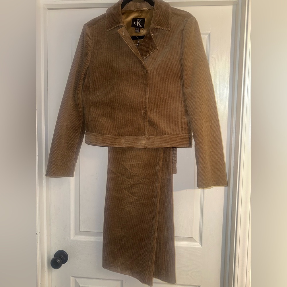 Calvin Klein Tan Corduroy 2 piece pants suit. EUC. Pants Sz 6 jacket size 8